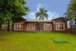 Stay Leisurely Country House, 4BHK Pool Karjat